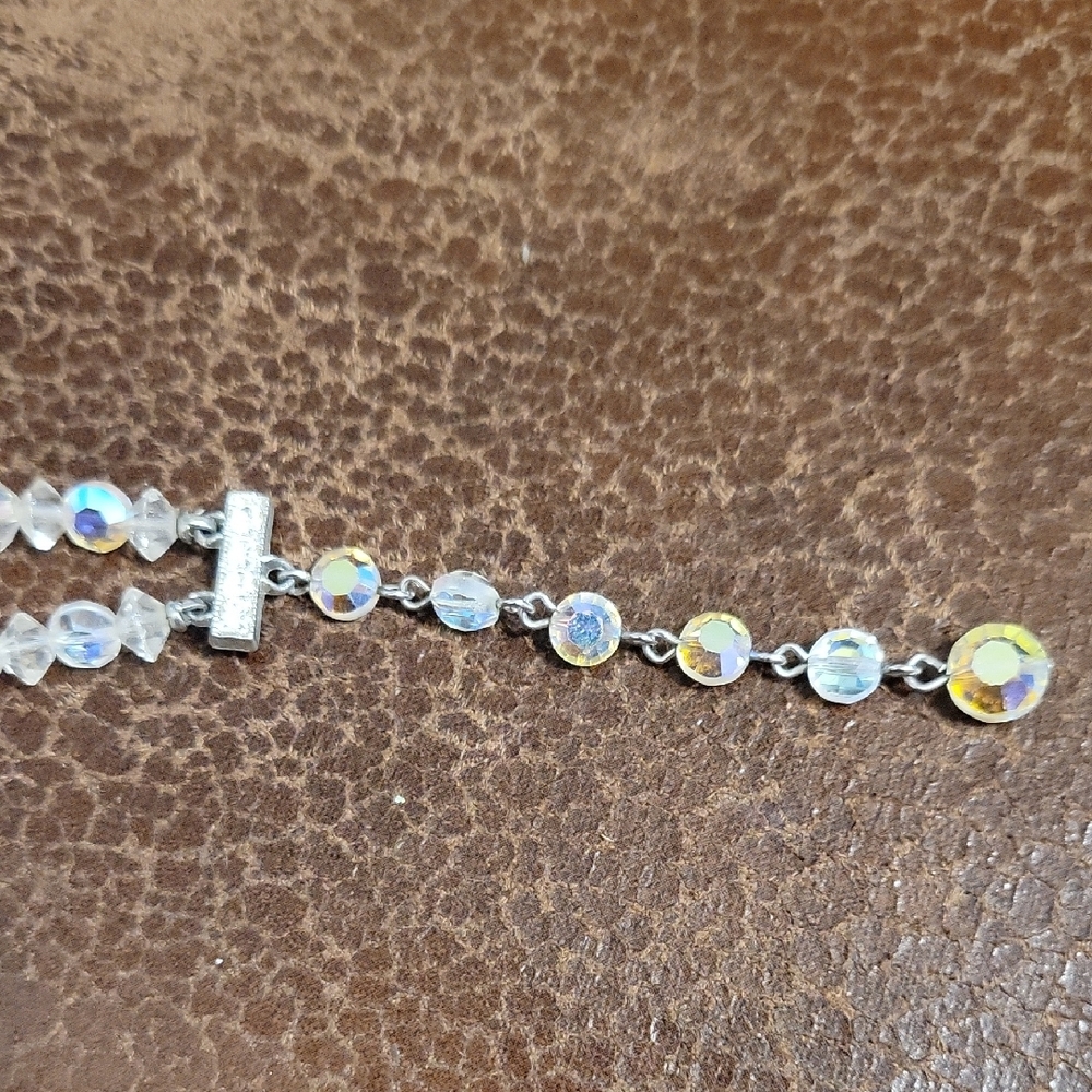 Iridescent Crystal Necklace and Earring Set (44) - Picture 11 of 16